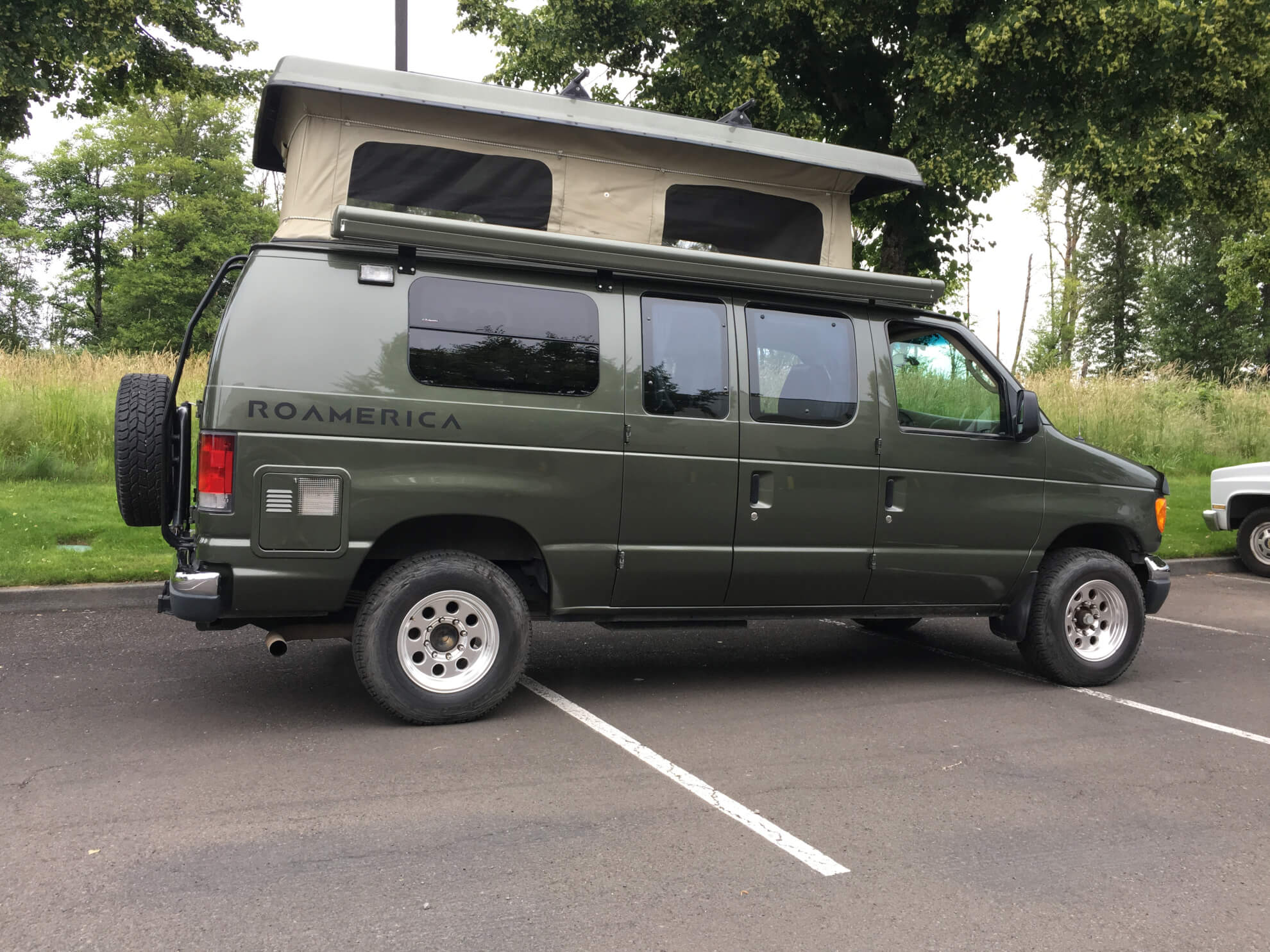 Roamerica Campervan Adventure Van in Oregon for rent